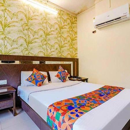 Hotel Gargi Deluxe プネ エクステリア 写真