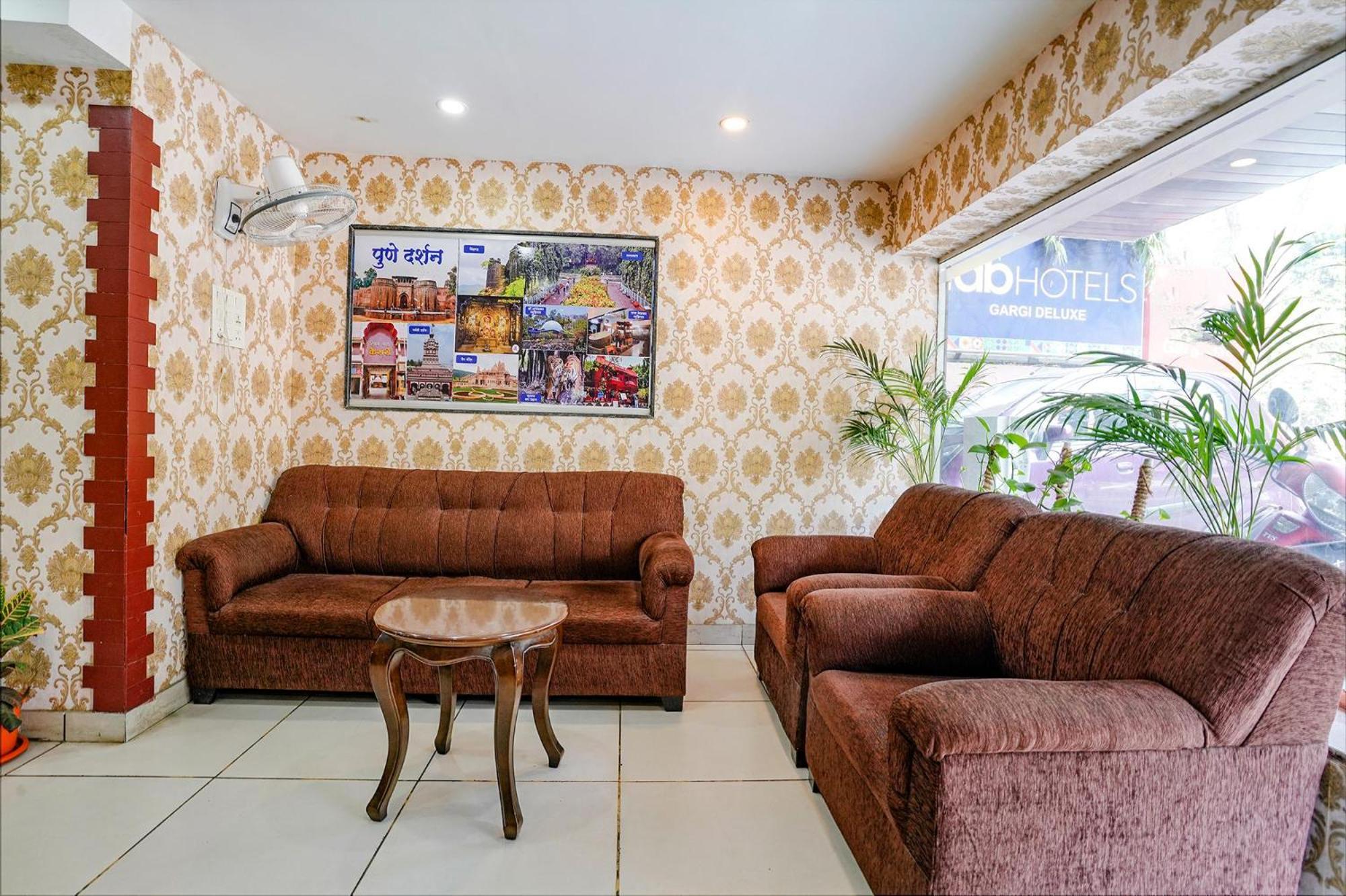 Hotel Gargi Deluxe プネ エクステリア 写真